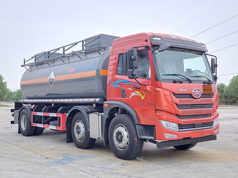 程力牌CL5263GFWC6腐蝕性物品罐式運(yùn)輸車(chē)