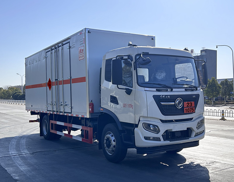 楚飛牌CLQ5180XRQ6D易燃?xì)怏w廂式運輸車公告圖片