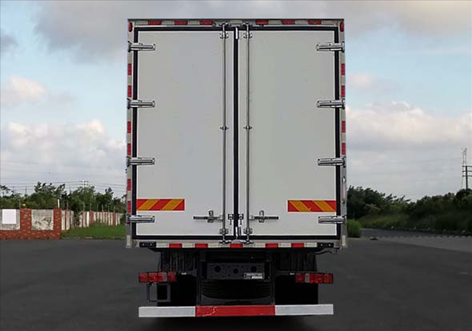 豪沃牌ZZ5257XLCN54CKF1冷藏車公告圖片