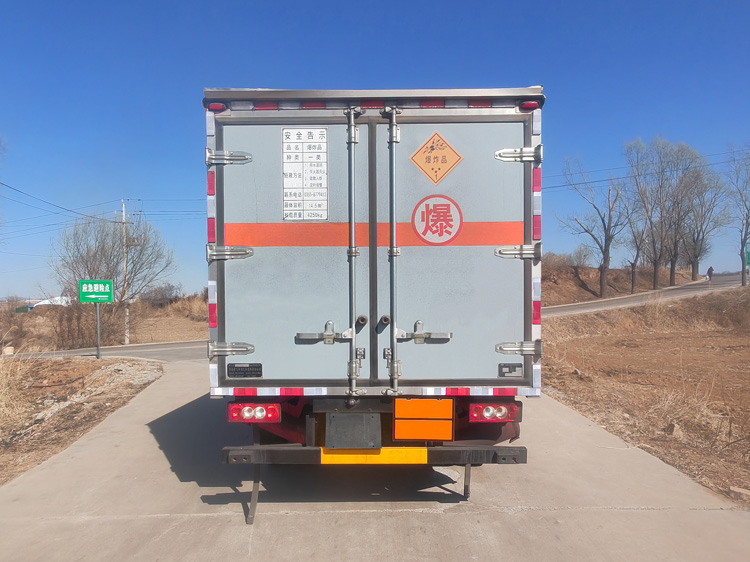 新飛牌XKC5081XQY6B爆破器材運輸車公告圖片