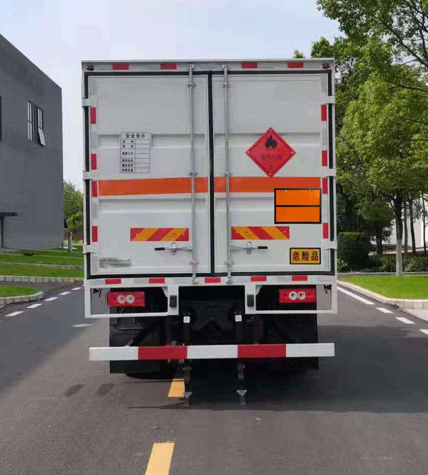 專致牌YZZ5128XRQBJ6易燃?xì)怏w廂式運(yùn)輸車(chē)公告圖片