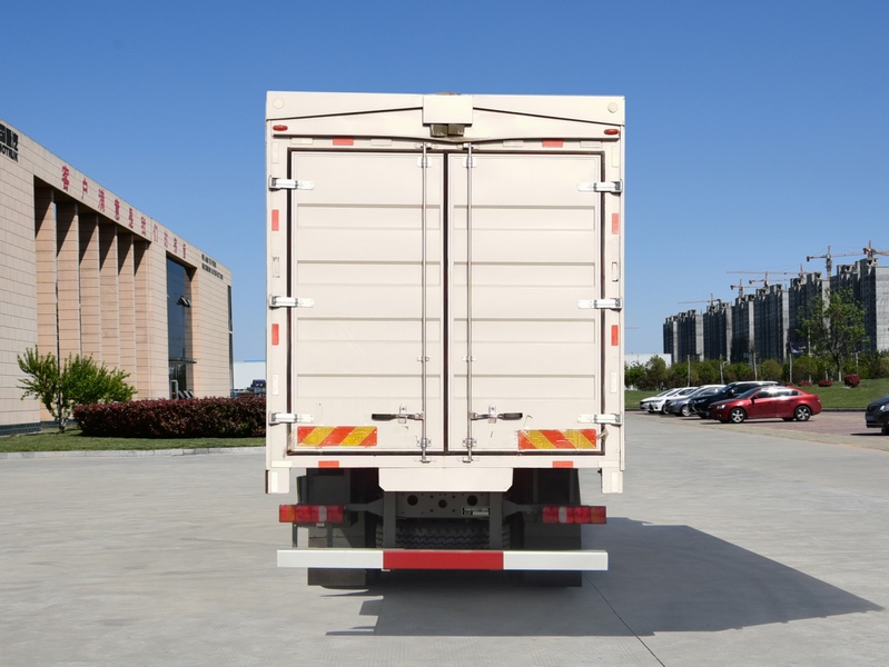 豪沃牌ZZ5317XYKV446KF1翼開啟廂式車公告圖片