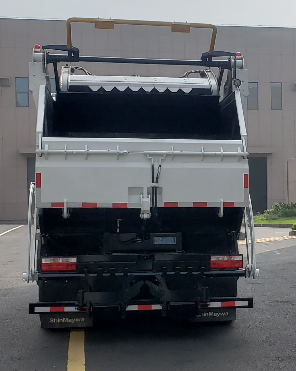 山花牌JHA5123ZYSEQC6壓縮式垃圾車公告圖片