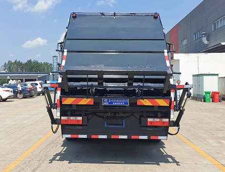 程力威牌CLW5182ZYS6WL壓縮式垃圾車公告圖片