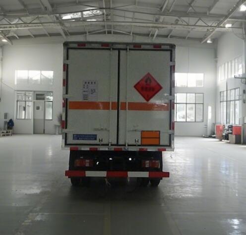 程力威牌CLW5040XRQZ6易燃?xì)怏w廂式運(yùn)輸車公告圖片