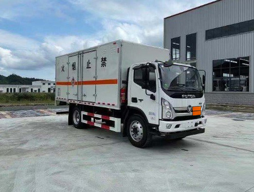 專致牌YZZ5128XRGBJ6易燃固體廂式運(yùn)輸車