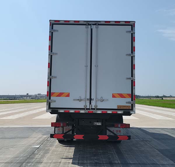 通邁牌LTM5181XLCZ7冷藏車公告圖片