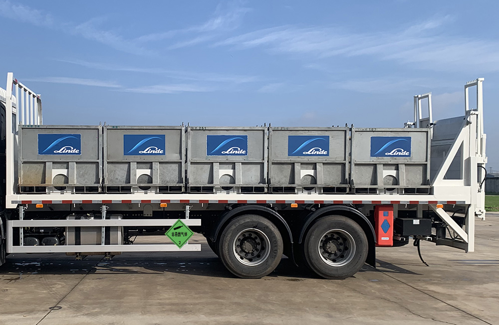 中燕牌BSZ5261TQPC6B氣瓶運(yùn)輸車公告圖片