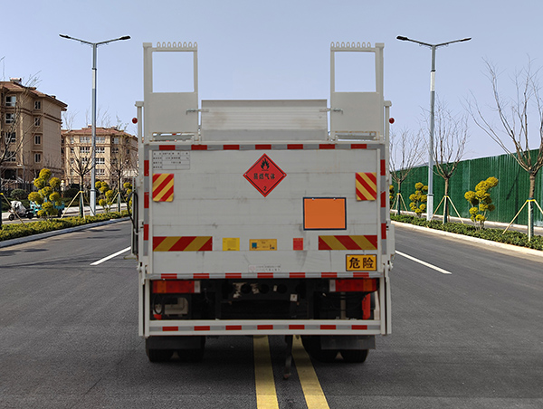 中燕牌BSZ5261TQPC6B氣瓶運(yùn)輸車公告圖片