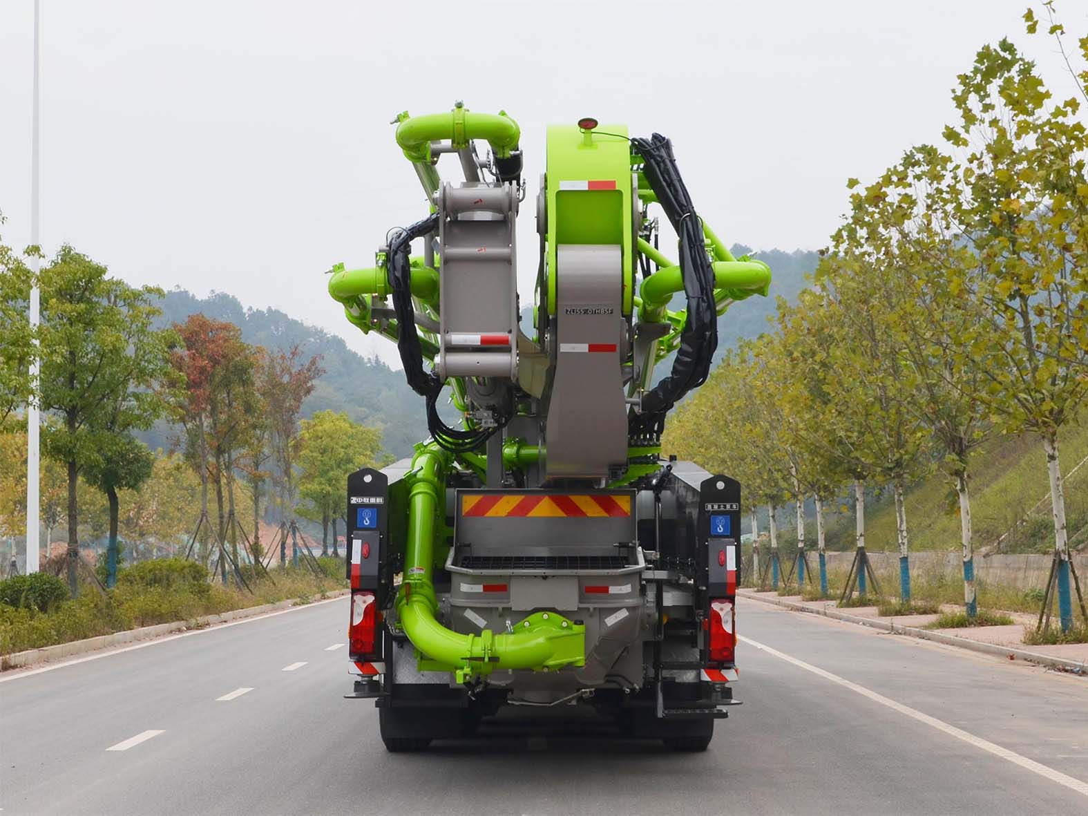 中聯(lián)牌ZLJ5550THBSF混凝土泵車公告圖片