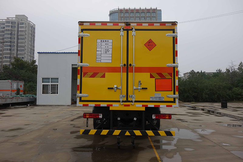 紅宇牌HYJ5180XQY-BJ1爆破器材運(yùn)輸車公告圖片