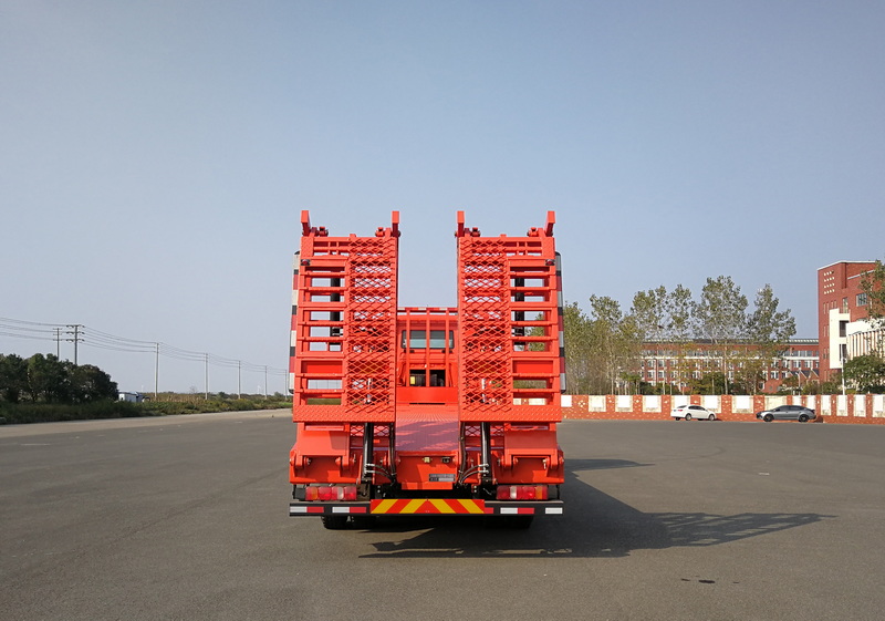 豪沃牌ZZ5317TPBN466GF1平板運(yùn)輸車公告圖片