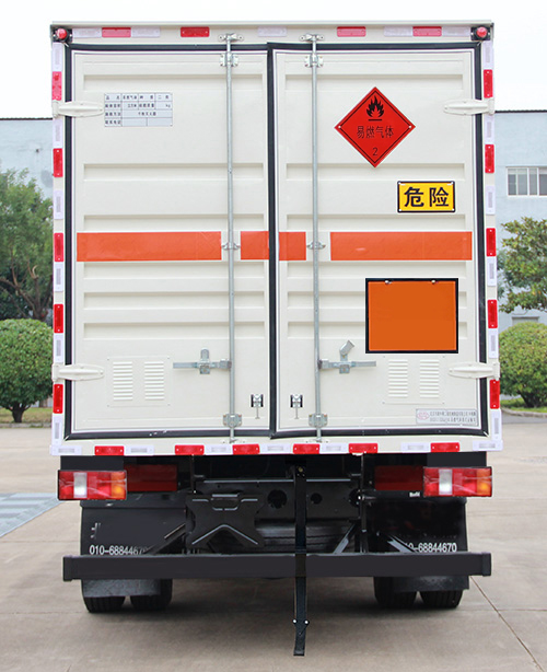 中燕牌BSZ5124XRQC6B易燃?xì)怏w廂式運(yùn)輸車公告圖片