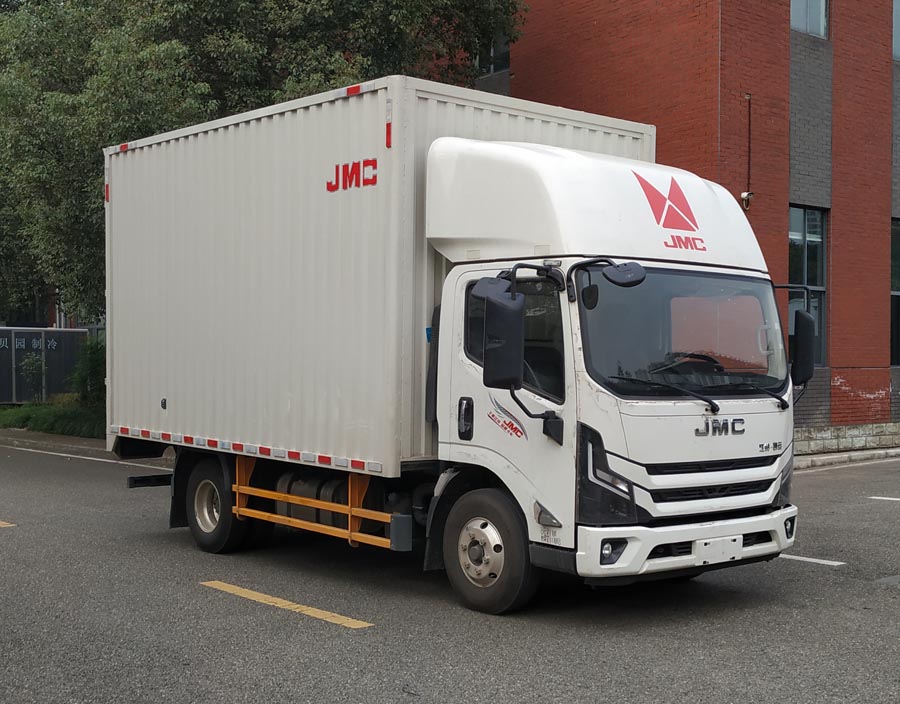 江鈴牌JX5099XXYTGH26廂式運(yùn)輸車公告圖片