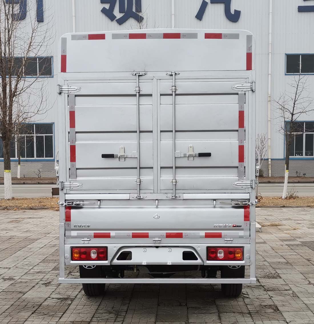 長(zhǎng)安牌SC5032CCYDFAU6倉(cāng)柵式運(yùn)輸車(chē)公告圖片