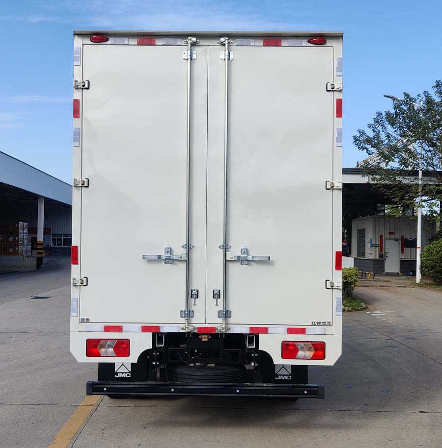 江鈴牌JX5044XXYTSGA26廂式運輸車公告圖片