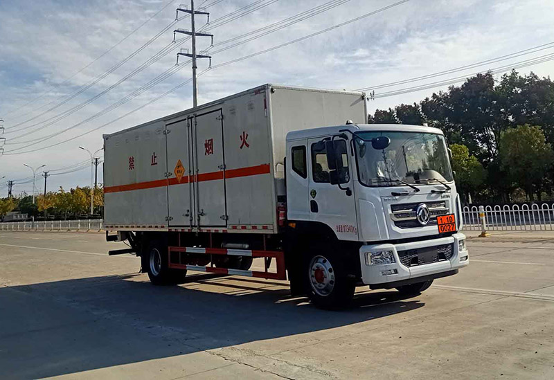 楚飛牌CLQ5170XQY6E爆破器材運(yùn)輸車(chē)公告圖片