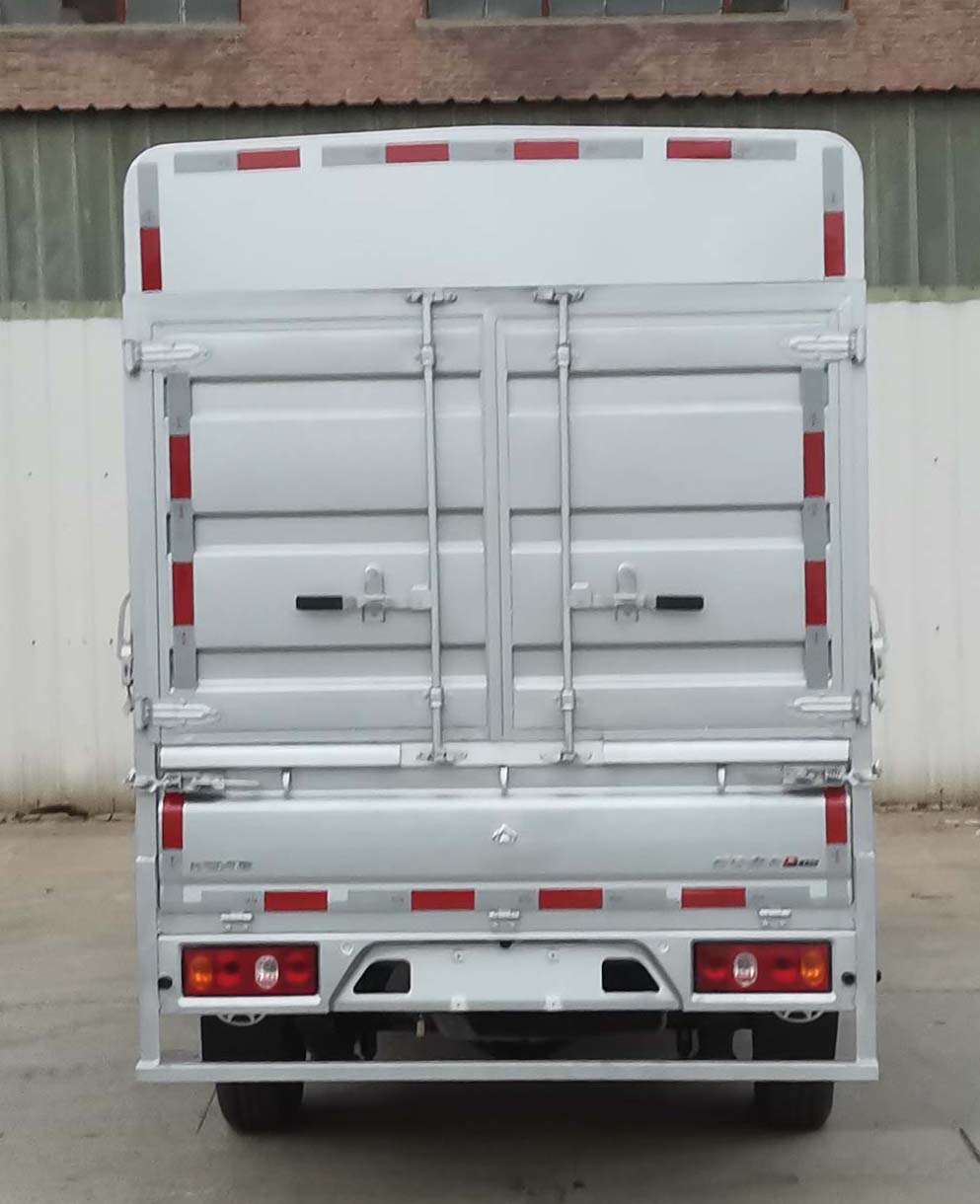 長(zhǎng)安牌SC5032CCYSFAV6倉(cāng)柵式運(yùn)輸車(chē)公告圖片