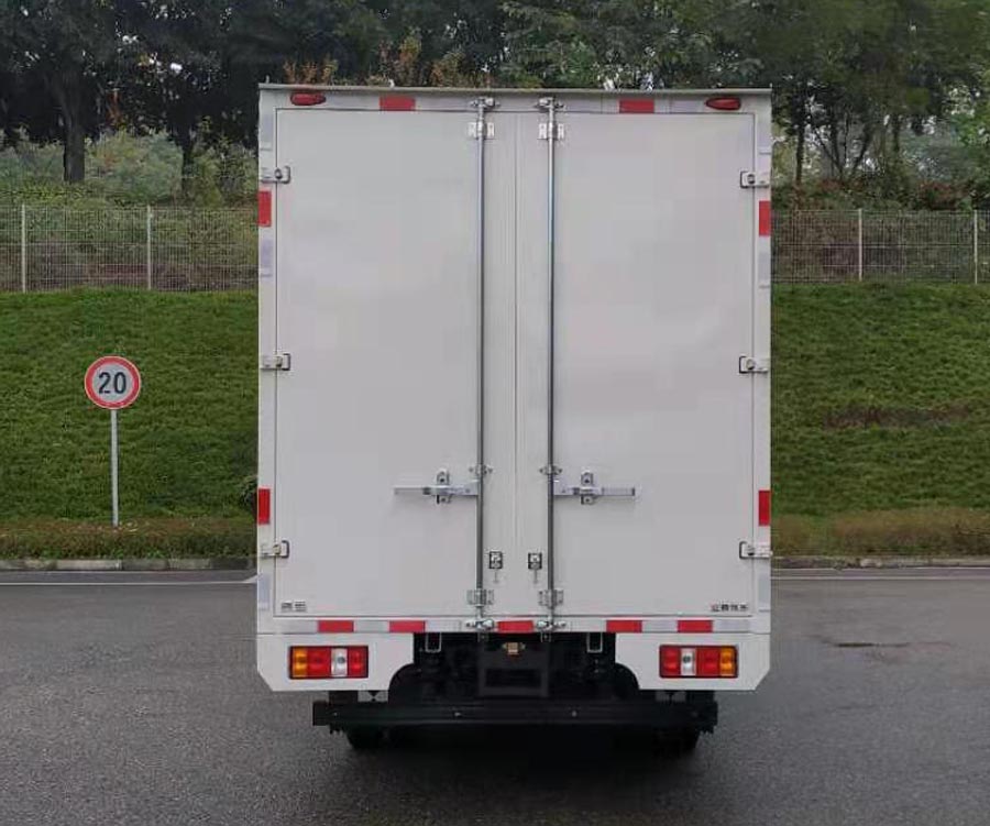 江鈴牌JX5040XXYTCA26廂式運(yùn)輸車公告圖片