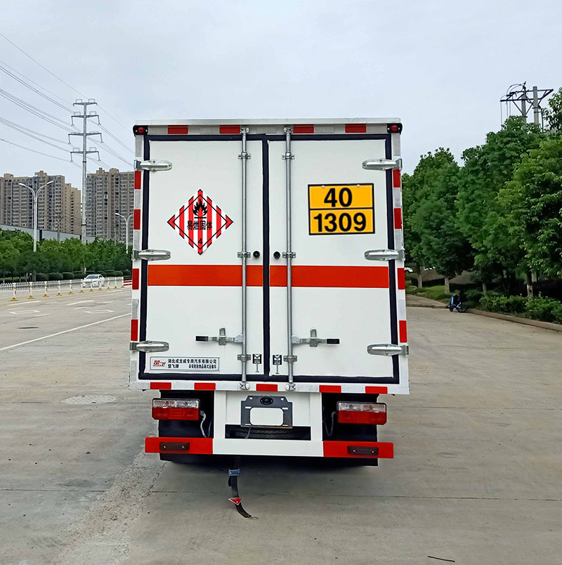 楚飛牌CLQ5040XRG6E易燃固體廂式運(yùn)輸車公告圖片