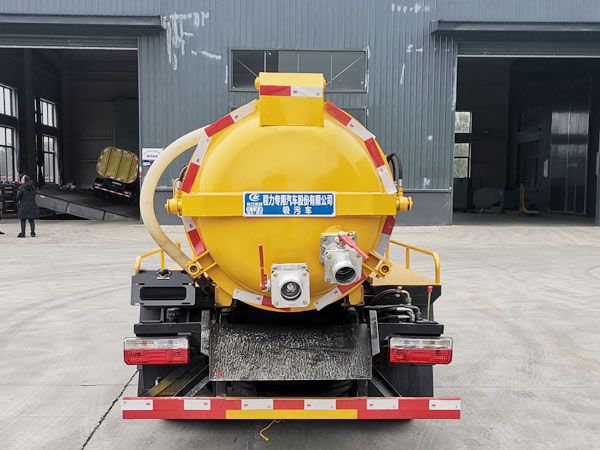 程力威牌CLW5040GXWEDP吸污車公告圖片