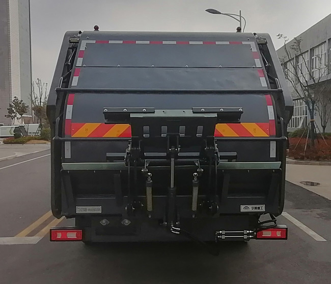 宇通牌YTZ5182ZYSD0BEV純電動壓縮式垃圾車公告圖片