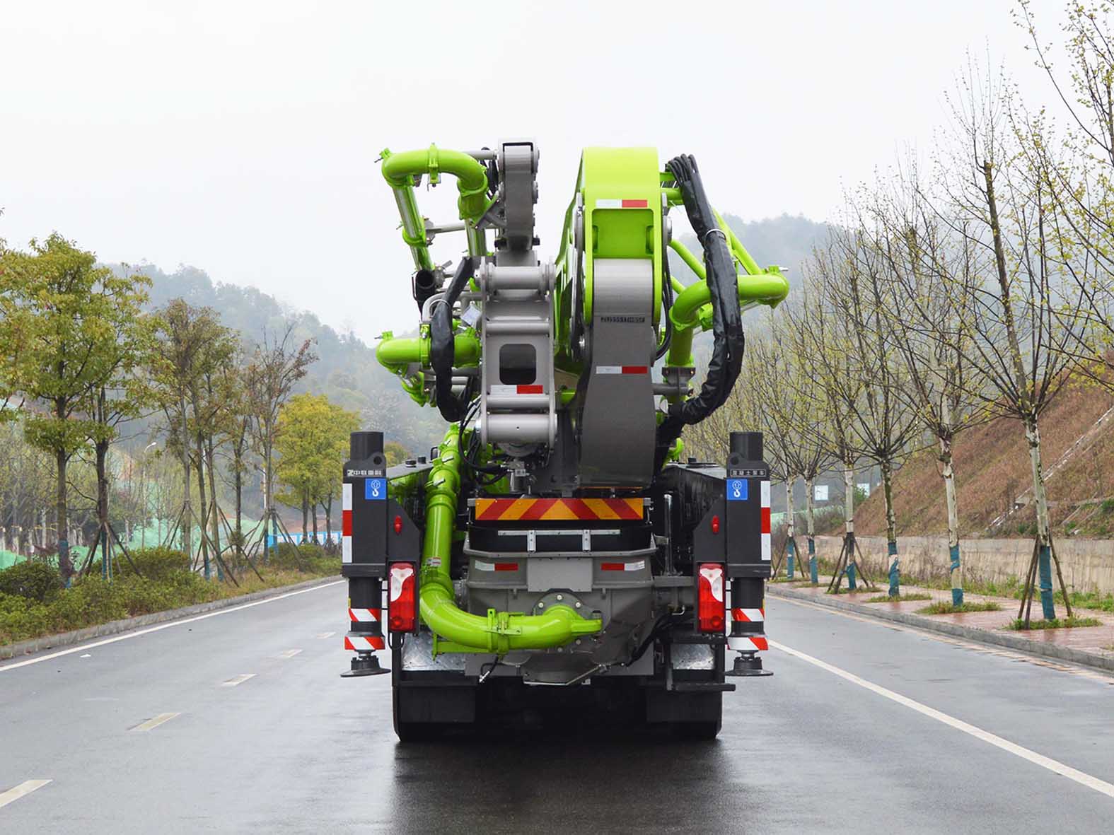 中聯(lián)牌ZLJ5551THBSF混凝土泵車公告圖片