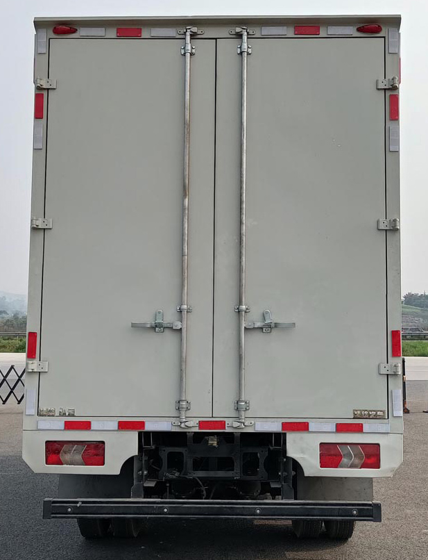 江鈴牌JX5044XXYTGH26廂式運(yùn)輸車(chē)公告圖片