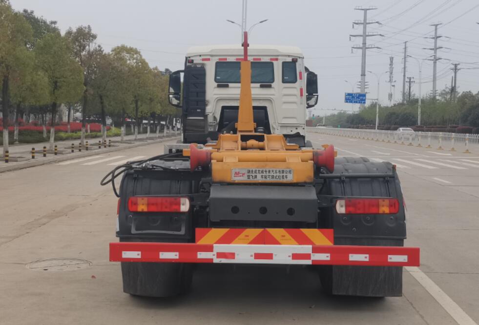 楚飛牌CLQ5311ZXX6ZZL車廂可卸式垃圾車公告圖片