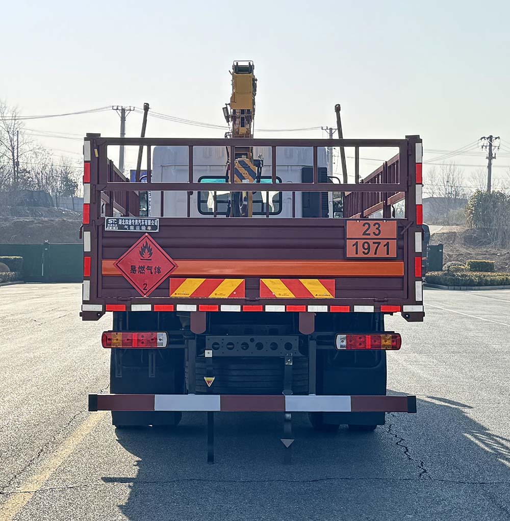 豐霸牌STD5185TQPEQ6氣瓶運(yùn)輸車公告圖片