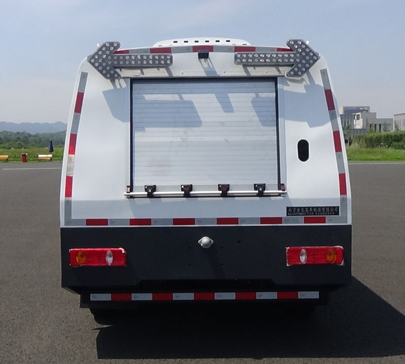 創(chuàng)維牌NJL5040TYHBEV2純電動路面養(yǎng)護車公告圖片