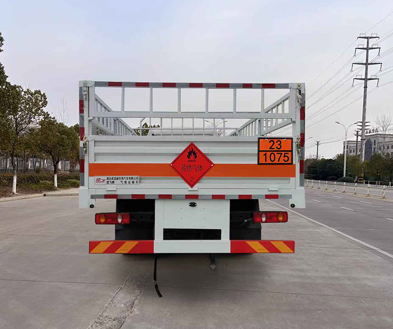 楚飛牌CLQ5180TQP6D氣瓶運(yùn)輸車(chē)公告圖片