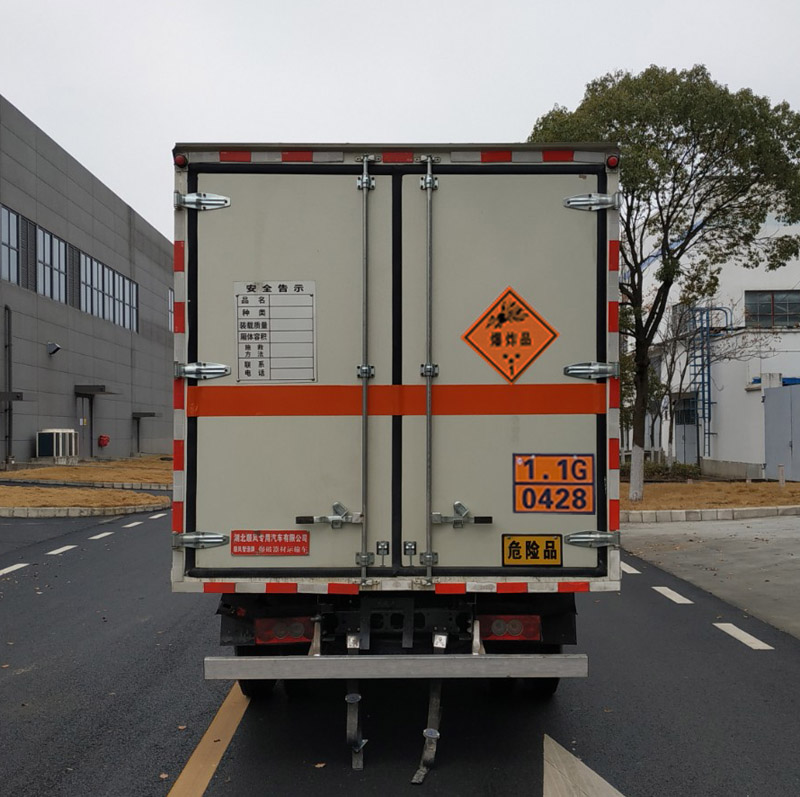 順風(fēng)智造牌SFZ5045XQYB6爆破器材運(yùn)輸車公告圖片