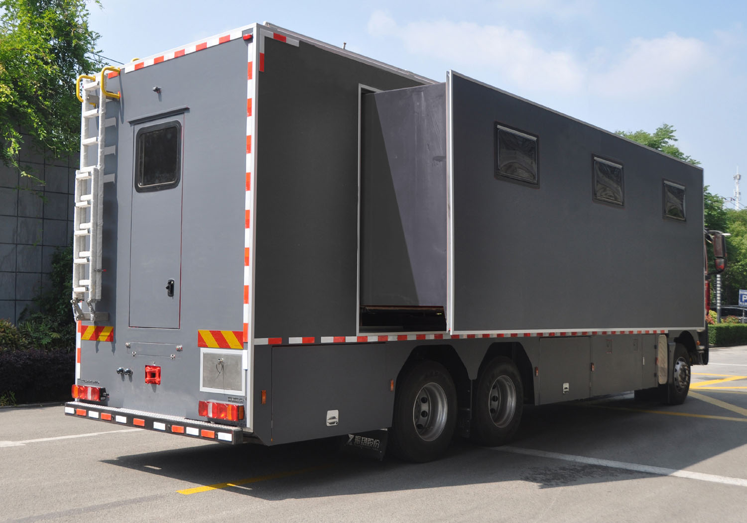 振翔股份牌ZXT5210TSYF6宿營車公告圖片