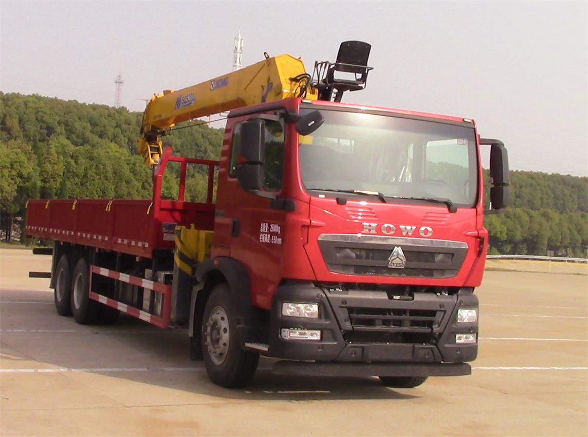 帕菲特牌PFT5257JSQD6C隨車(chē)起重運(yùn)輸車(chē)公告圖片