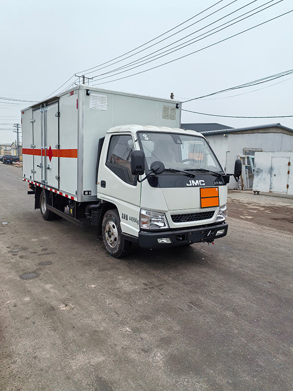 駝馬牌JLC5041XRQHC易燃?xì)怏w廂式運(yùn)輸車