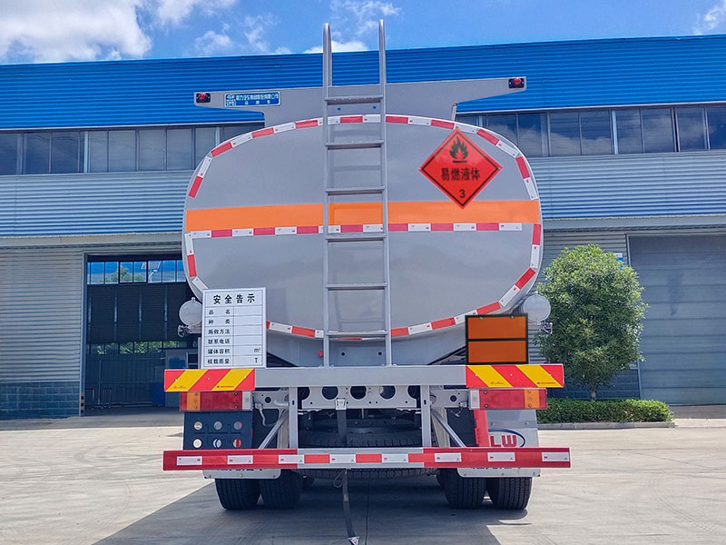 程力牌CL5260GYY6BWG運(yùn)油車(chē)公告圖片