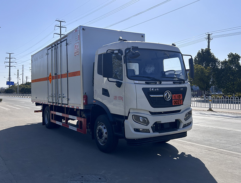 楚飛牌CLQ5180XQY6D爆破器材運(yùn)輸車公告圖片