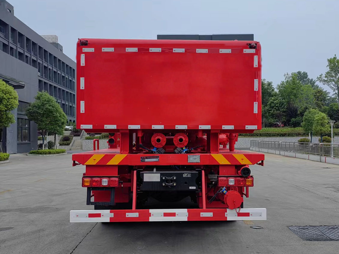 專致牌YZZ5220TYL70壓裂車公告圖片