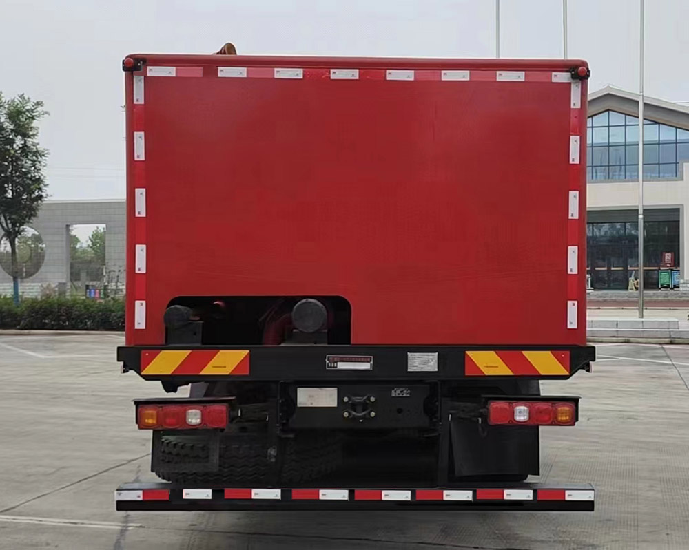 專致牌YZZ5311TYL105壓裂車公告圖片