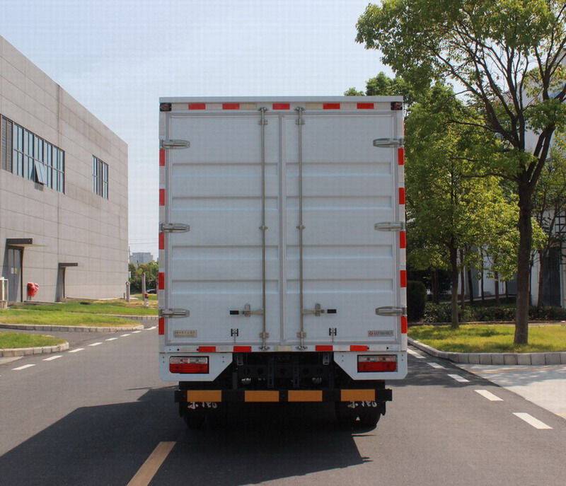 東風牌EQ5042XXY5CDFAC廂式運輸車公告圖片