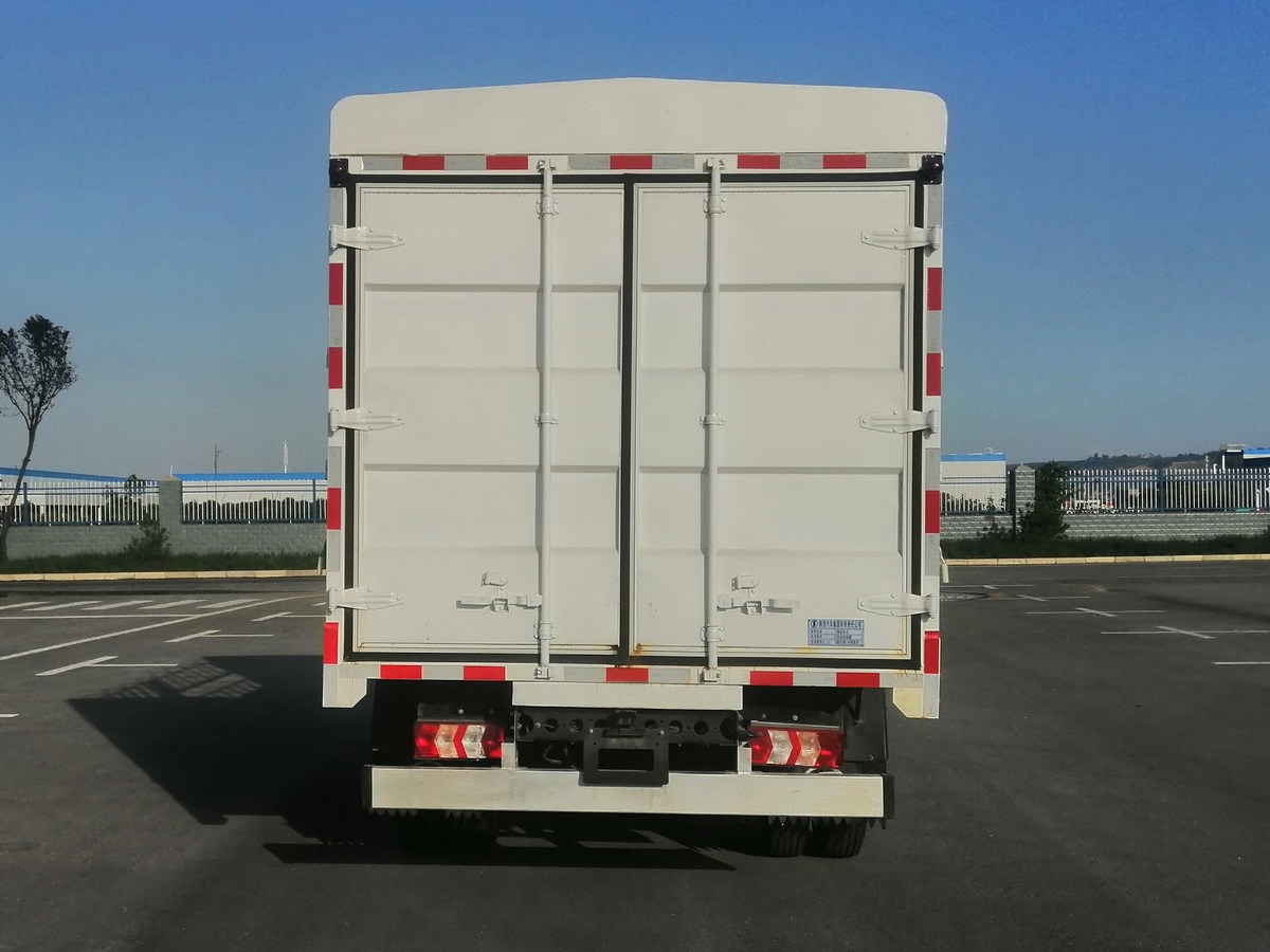 陜汽牌SX5043CCYBEV331N純電動(dòng)倉(cāng)柵式運(yùn)輸車公告圖片