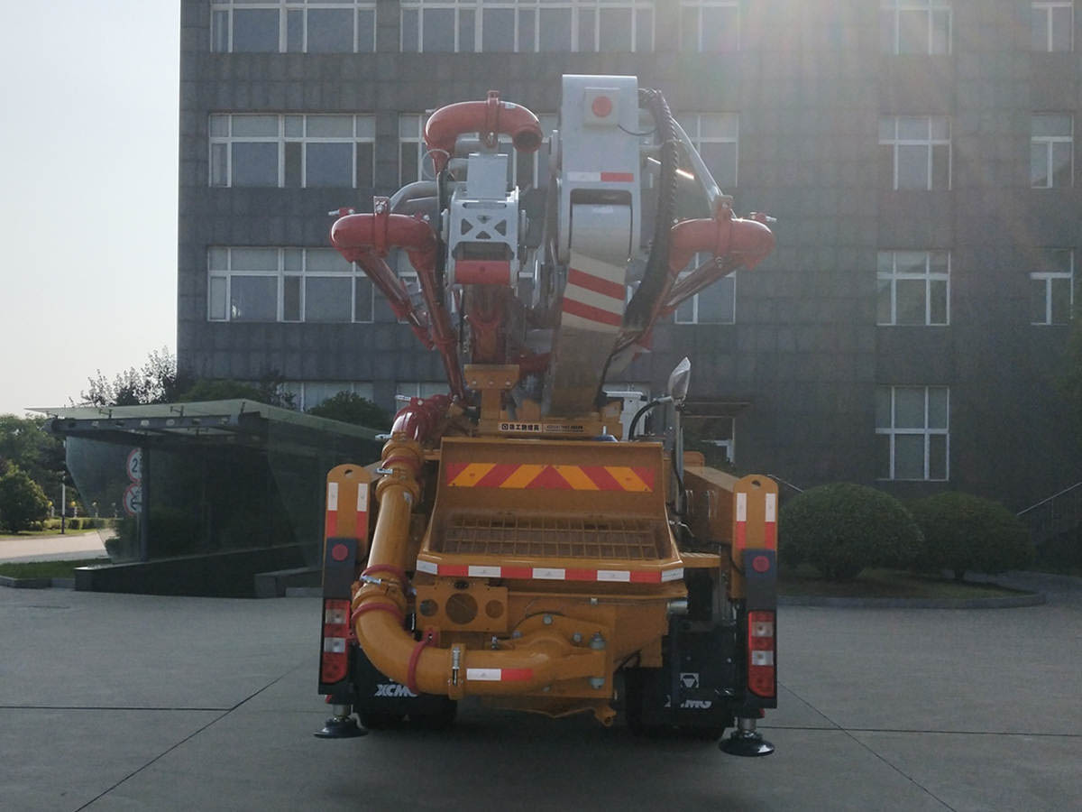 徐工牌XZS5231THBN混凝土泵車(chē)公告圖片