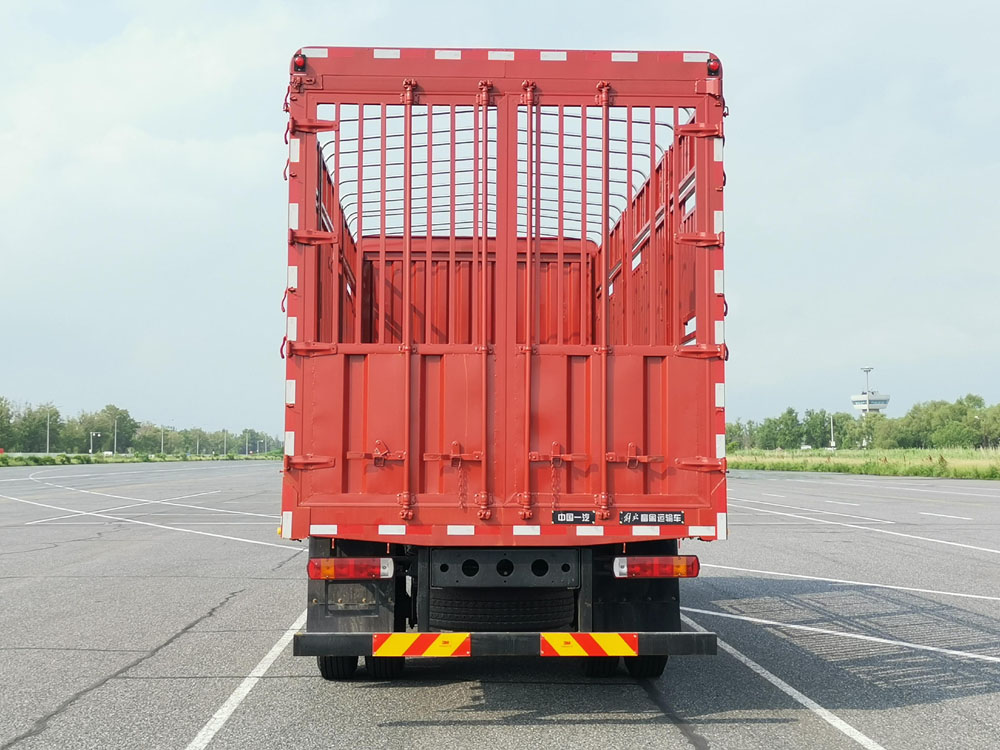 解放牌CA5171CCQP62K1L4E6畜禽運輸車公告圖片