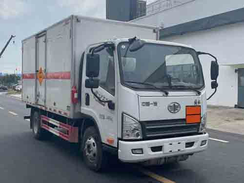 同銳通牌CAA5040XQYC6爆破器材運(yùn)輸車公告圖片