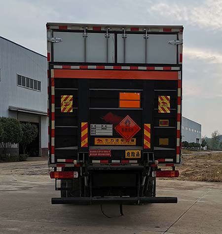 順風智造牌SFZ5265XRYCA6易燃液體廂式運輸車公告圖片