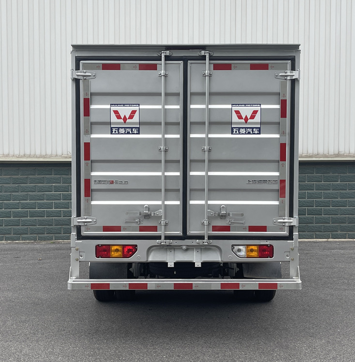 五菱牌LZW5030XXYSLGHUG廂式運(yùn)輸車公告圖片