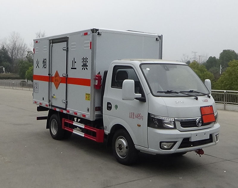 程力牌CL5040XQY6BXW爆破器材運輸車