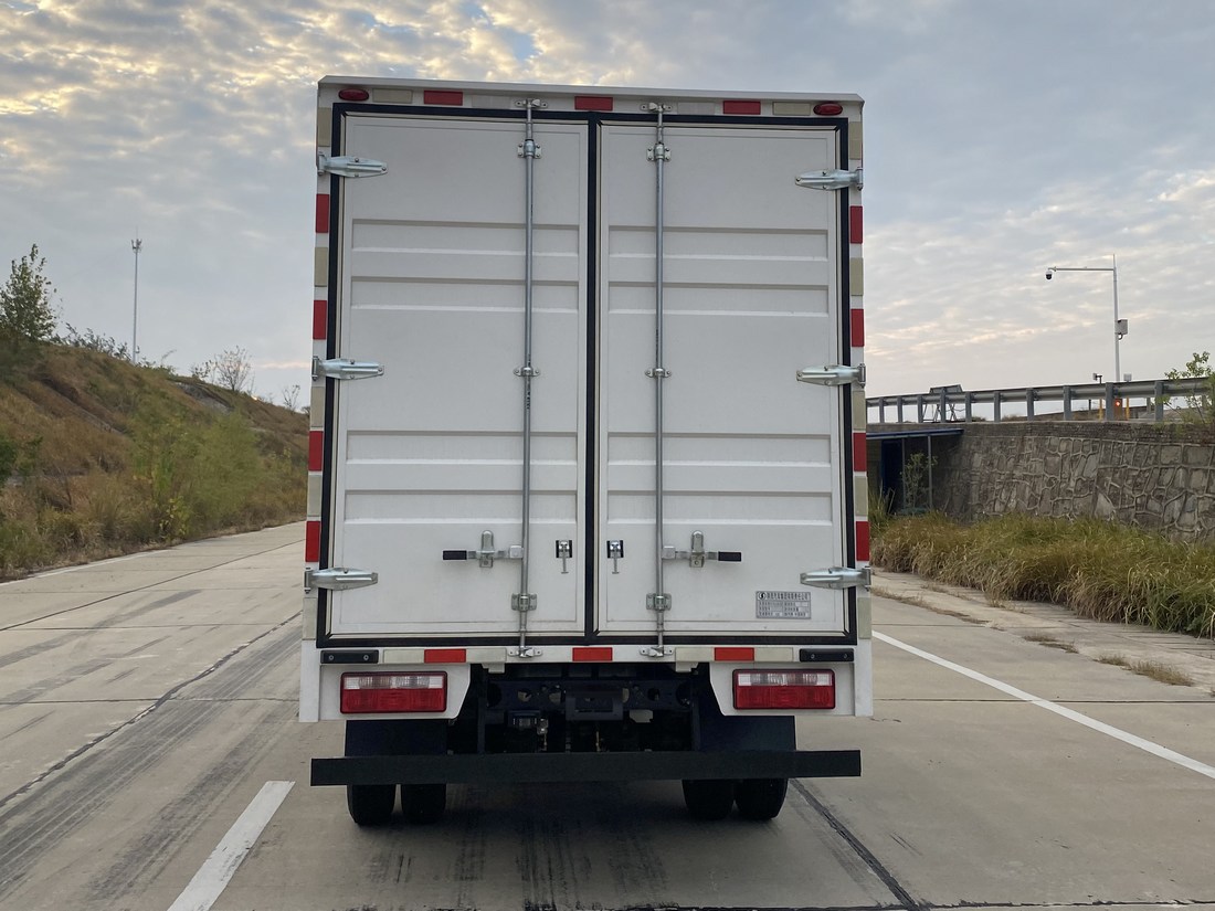 陜汽牌SX5041XXYPHEV341G插電式混合動(dòng)力廂式運(yùn)輸車公告圖片