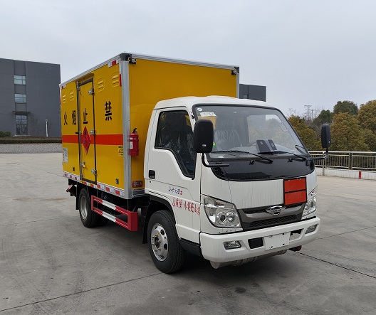 程力牌CL5042XRY6BXW易燃液體廂式運(yùn)輸車公告圖片